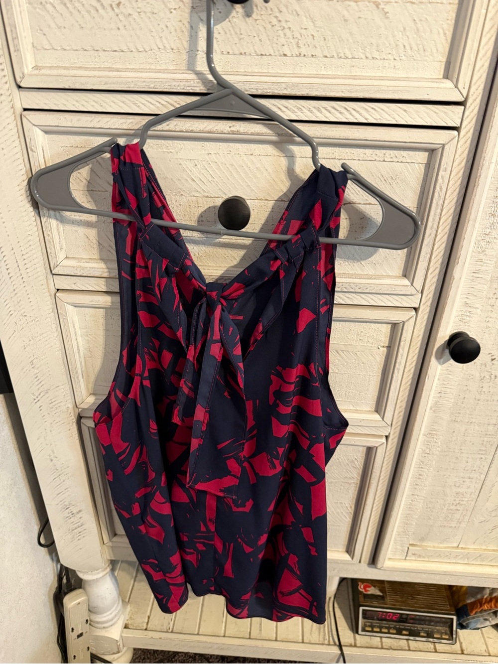 Banana Republic Navy and Red Printed Tie-Back Blouse